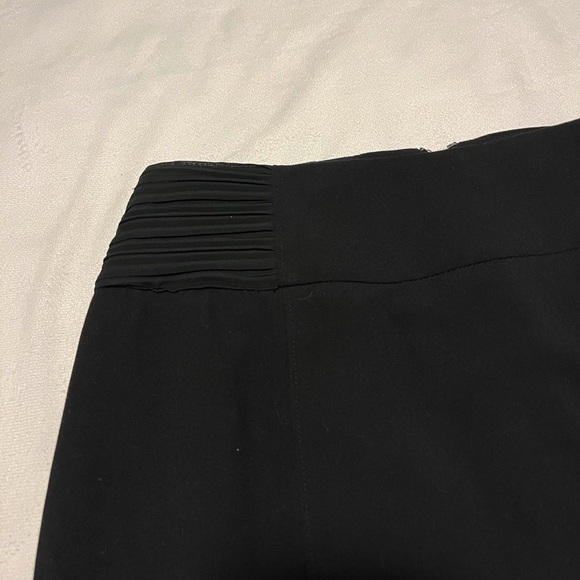 Le Chateau classic pencil skirt - Picture 2 of 5